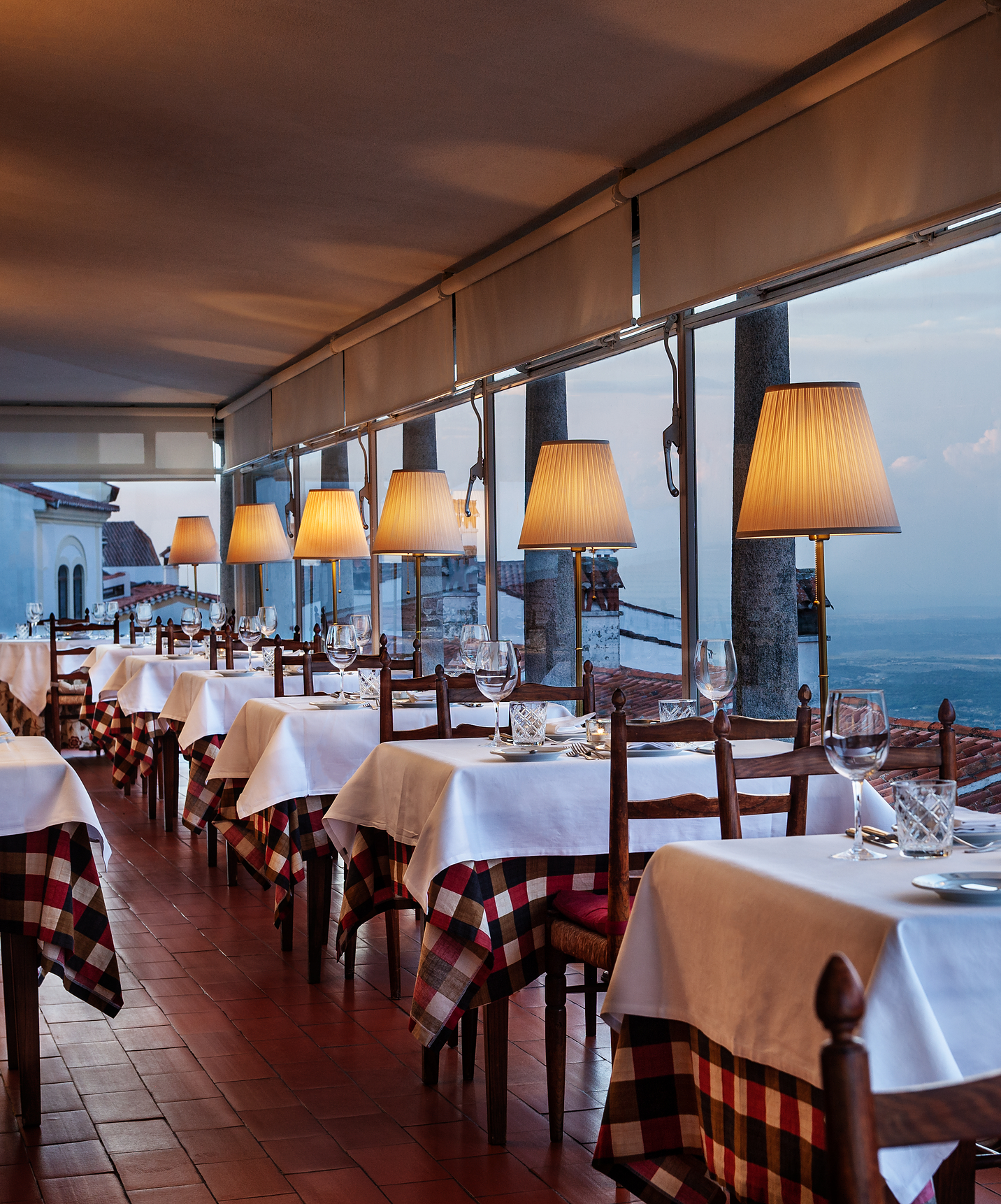 Die Pousada Marvão, ein Hotel im Zentrum von Marvão, hat ein Restaurant mit Blick auf die Landschaft