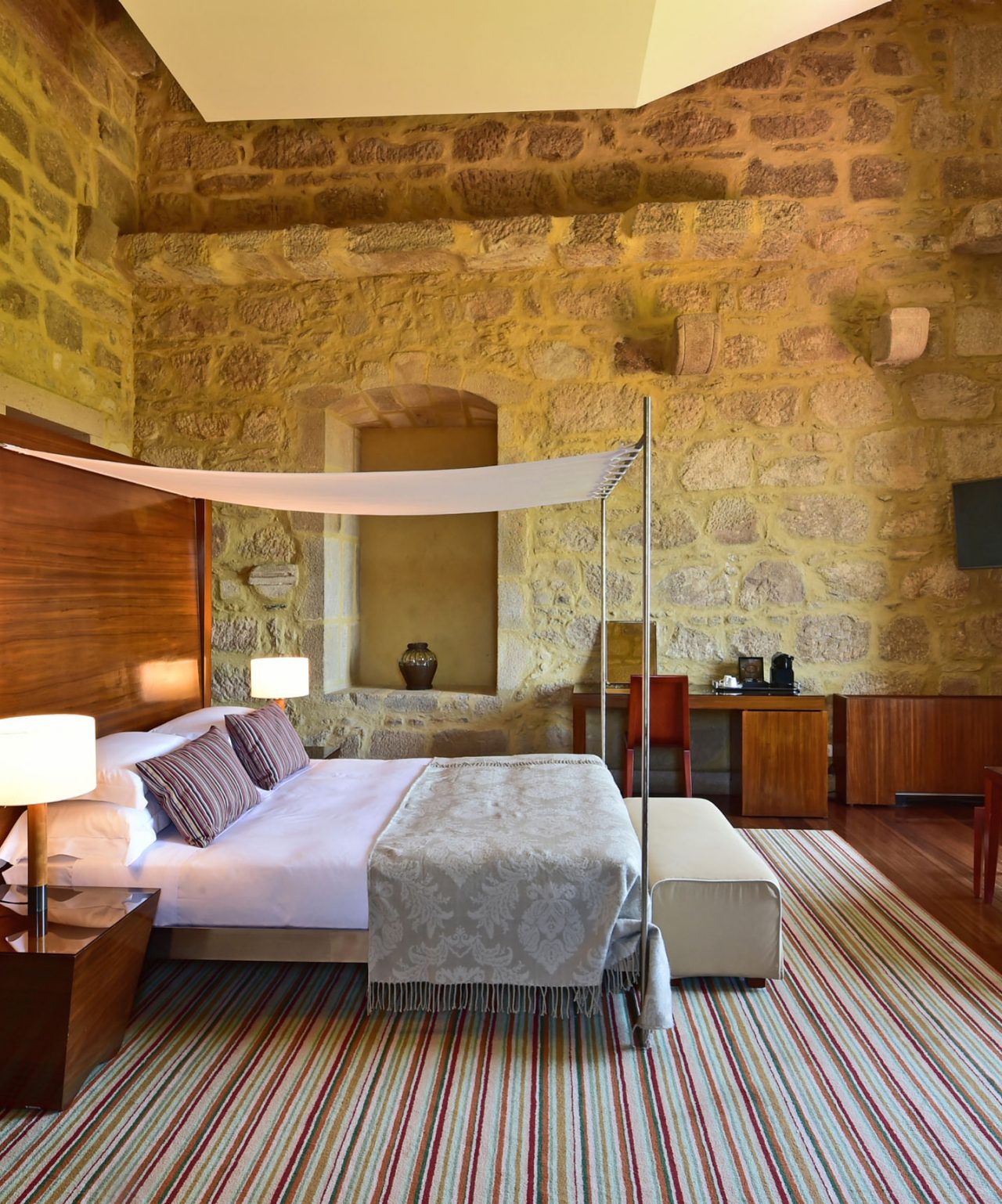 Casamentos - Pousadas de Portugal Nas Pousadas de Portugal, pode celebrar a sua noite de núpcias ou preparar-se para o seu grande dia, em hotéis históricos